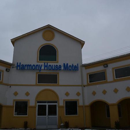 The Harmony House Motel Ypsilanti Exterior photo